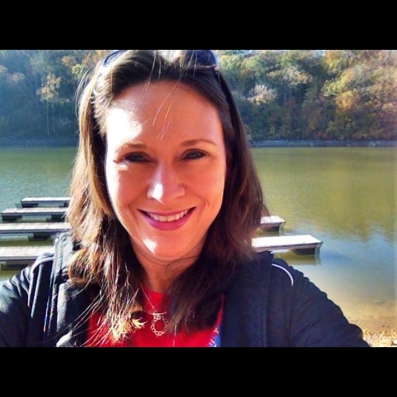 Meet your Posher, Patty - Picture 2 of 3